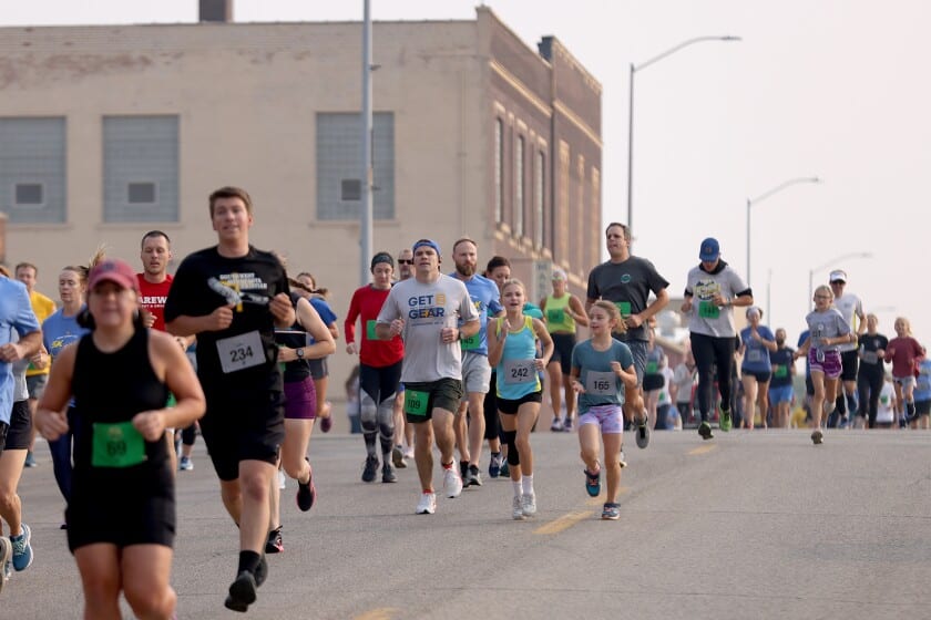 king turkey day race people running