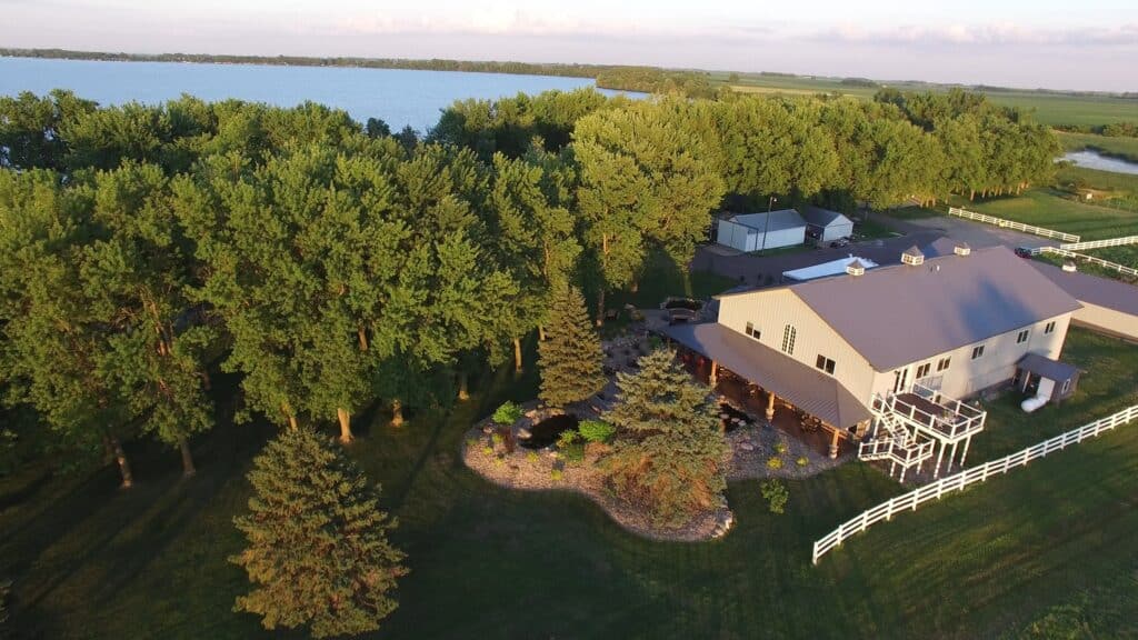 round lake vineyard