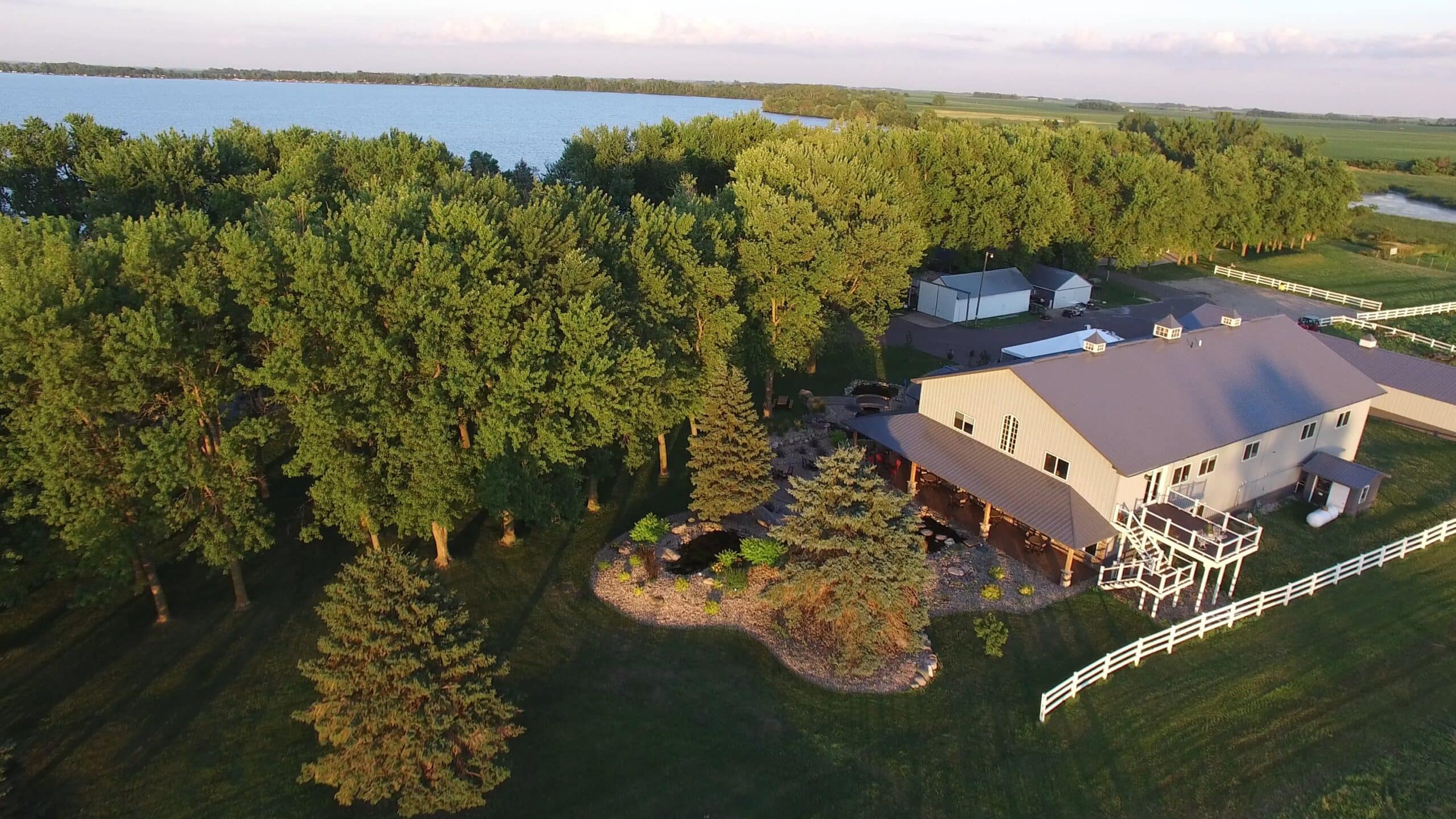 round lake vineyard